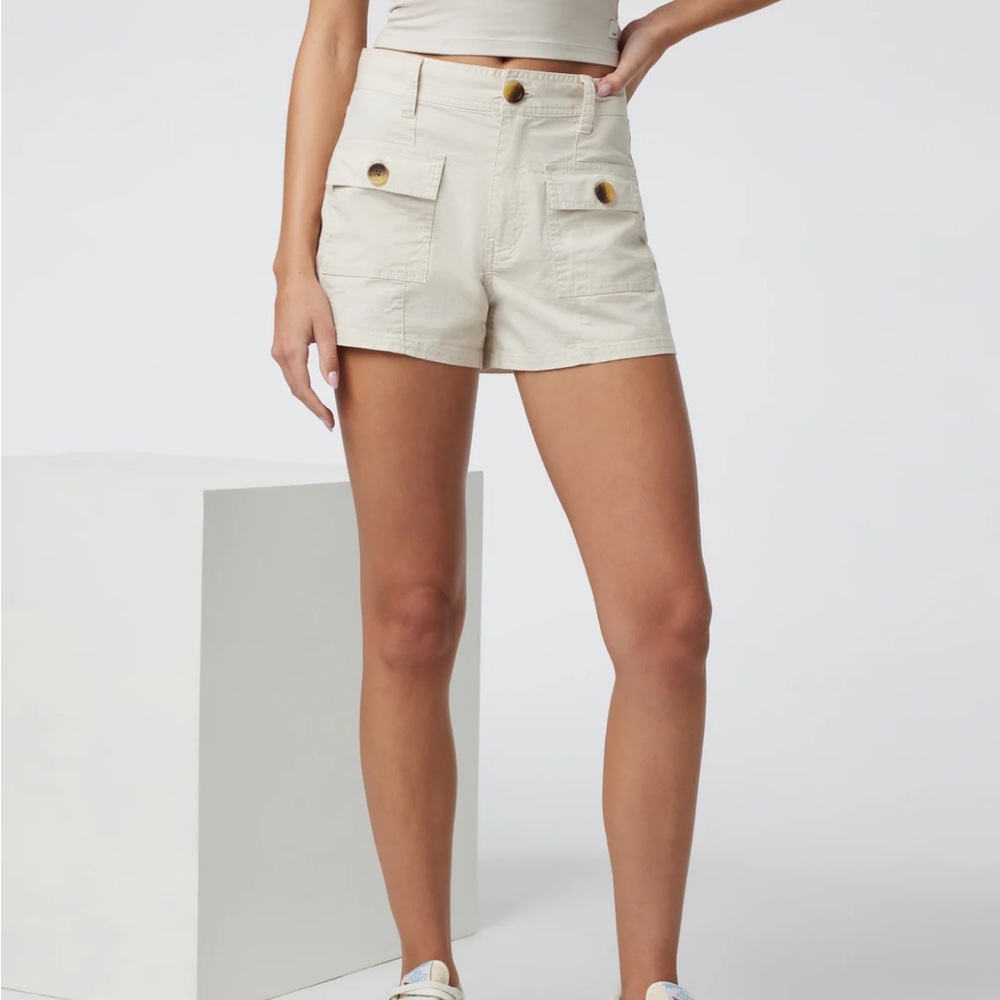Vuori Women's Cream Cargo Shorts